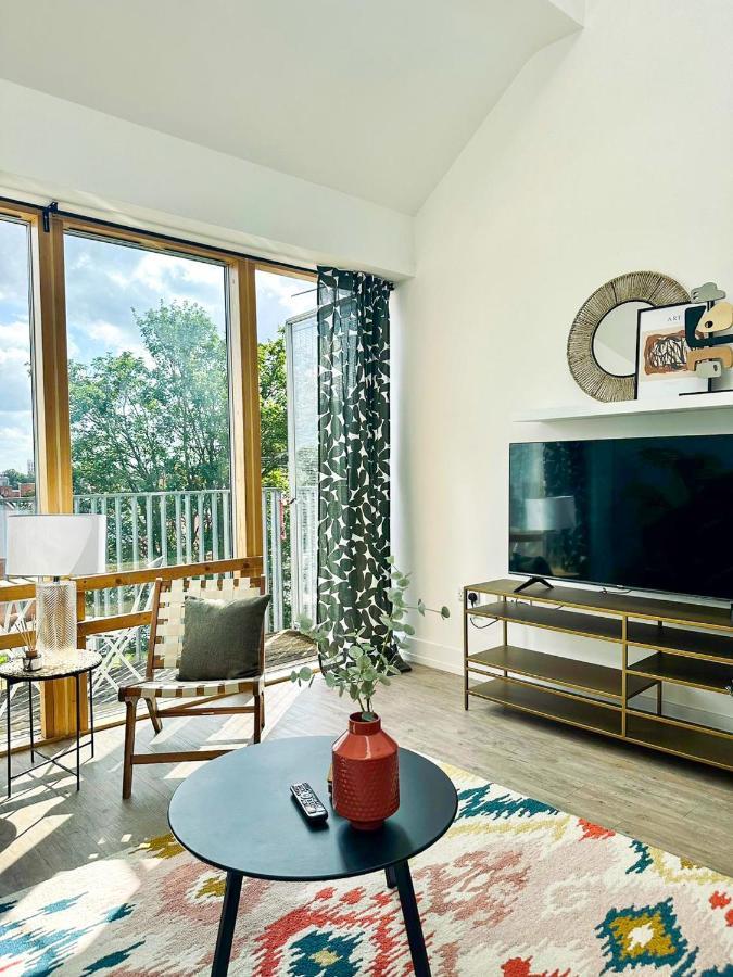 Coventry Large 4-Bed Townhouse By Empower Homes Exteriör bild