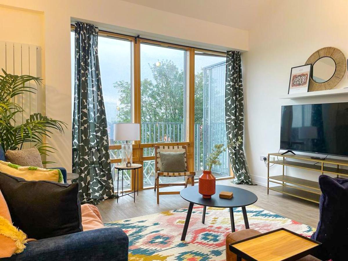 Coventry Large 4-Bed Townhouse By Empower Homes Exteriör bild