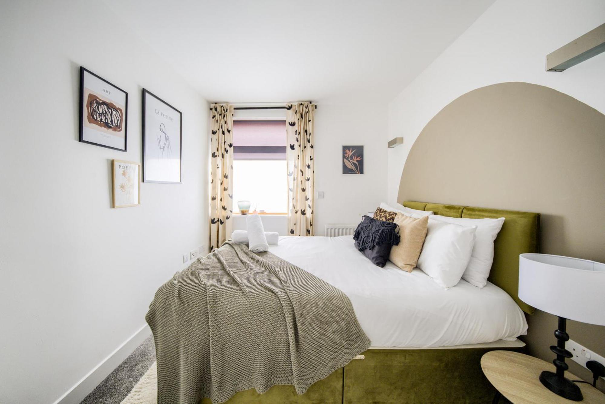 Coventry Large 4-Bed Townhouse By Empower Homes Exteriör bild