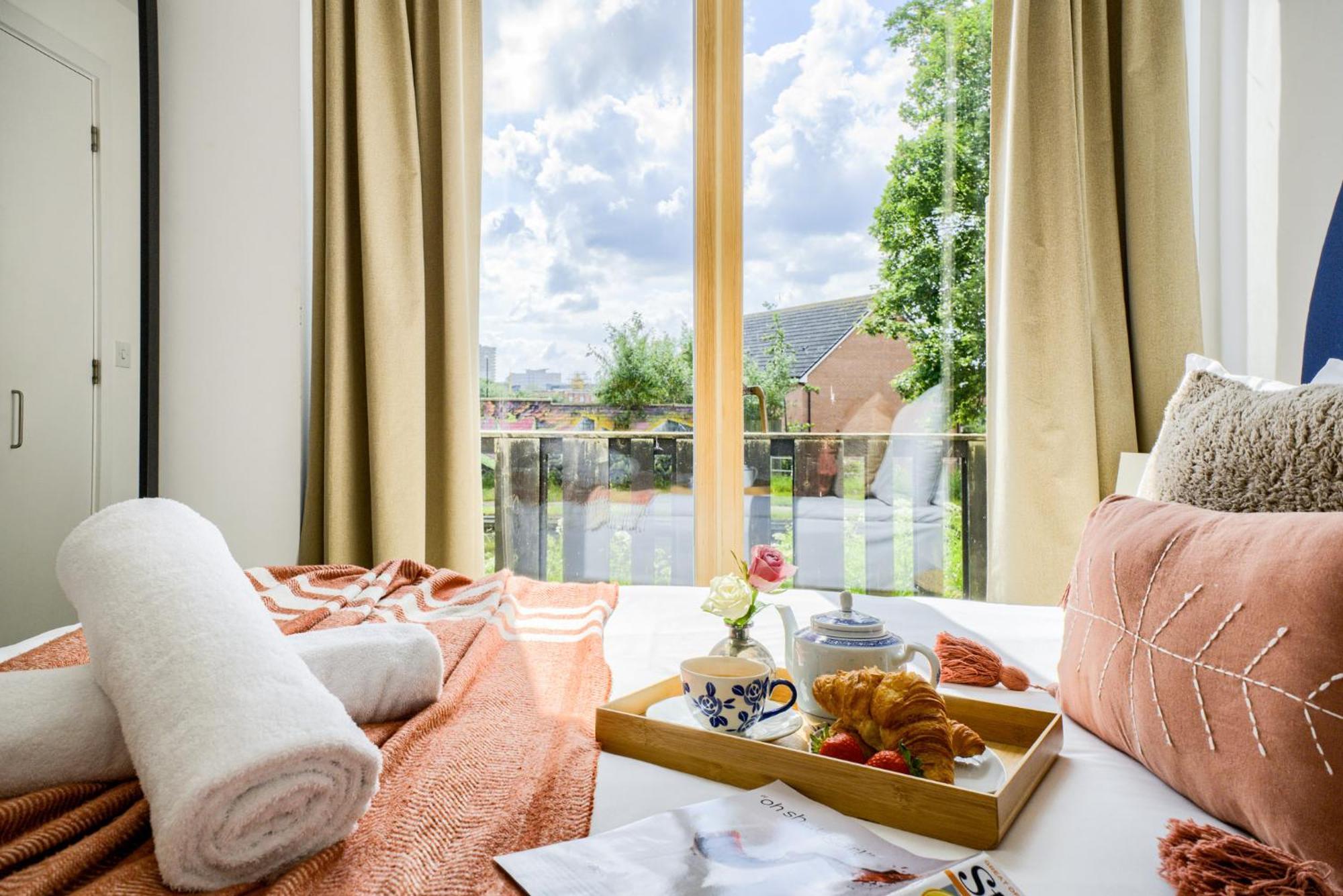 Coventry Large 4-Bed Townhouse By Empower Homes Exteriör bild