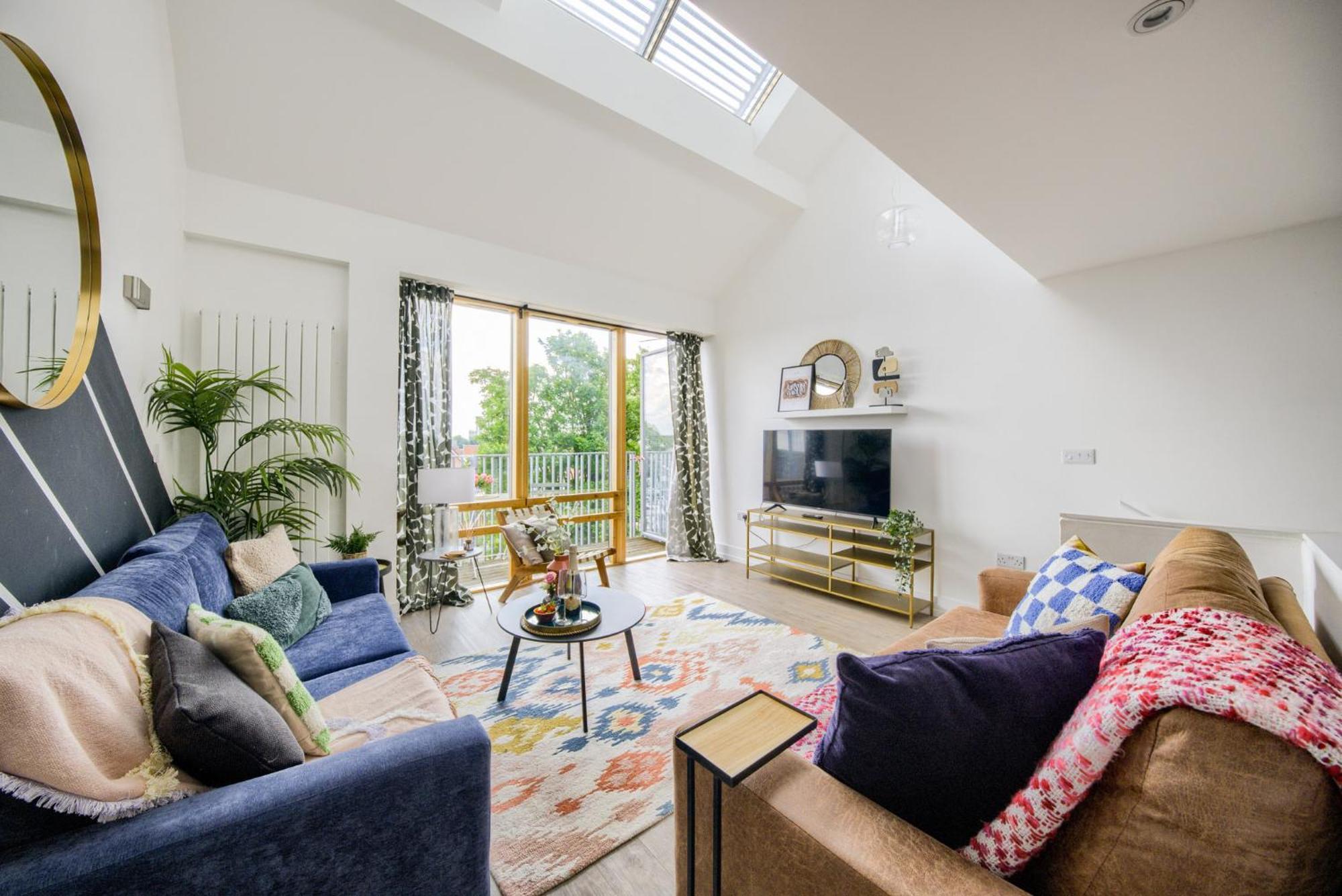 Coventry Large 4-Bed Townhouse By Empower Homes Exteriör bild