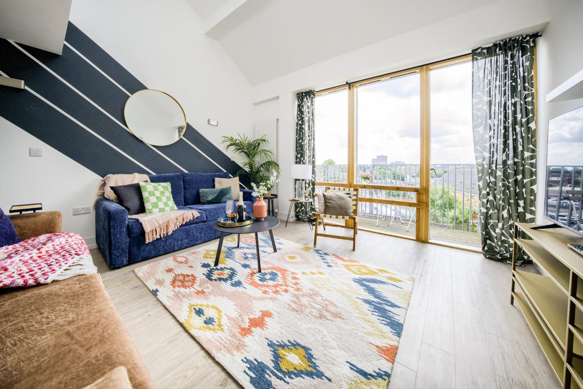 Coventry Large 4-Bed Townhouse By Empower Homes Exteriör bild