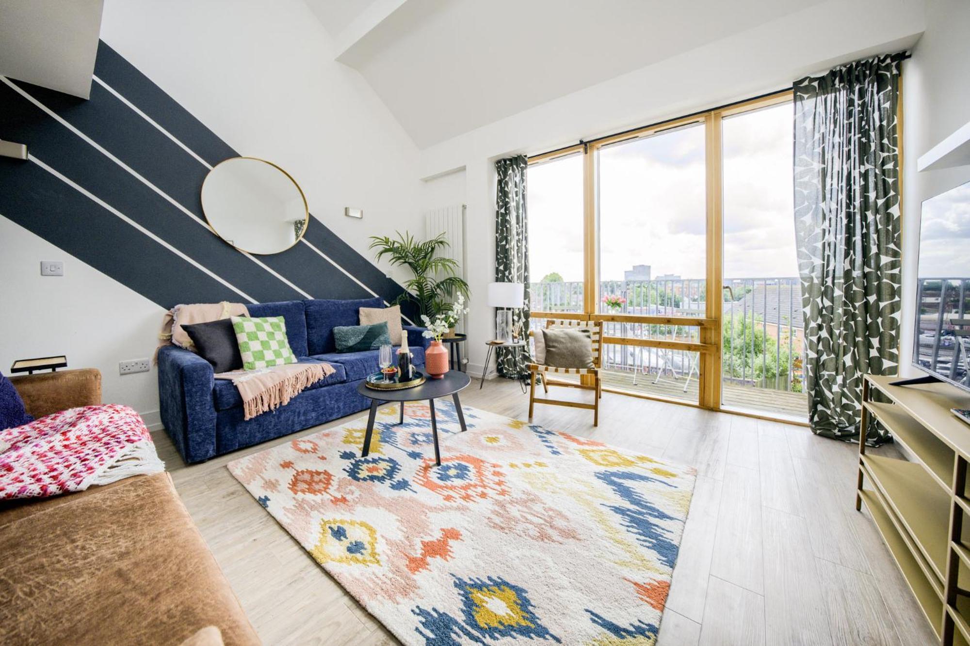 Coventry Large 4-Bed Townhouse By Empower Homes Exteriör bild