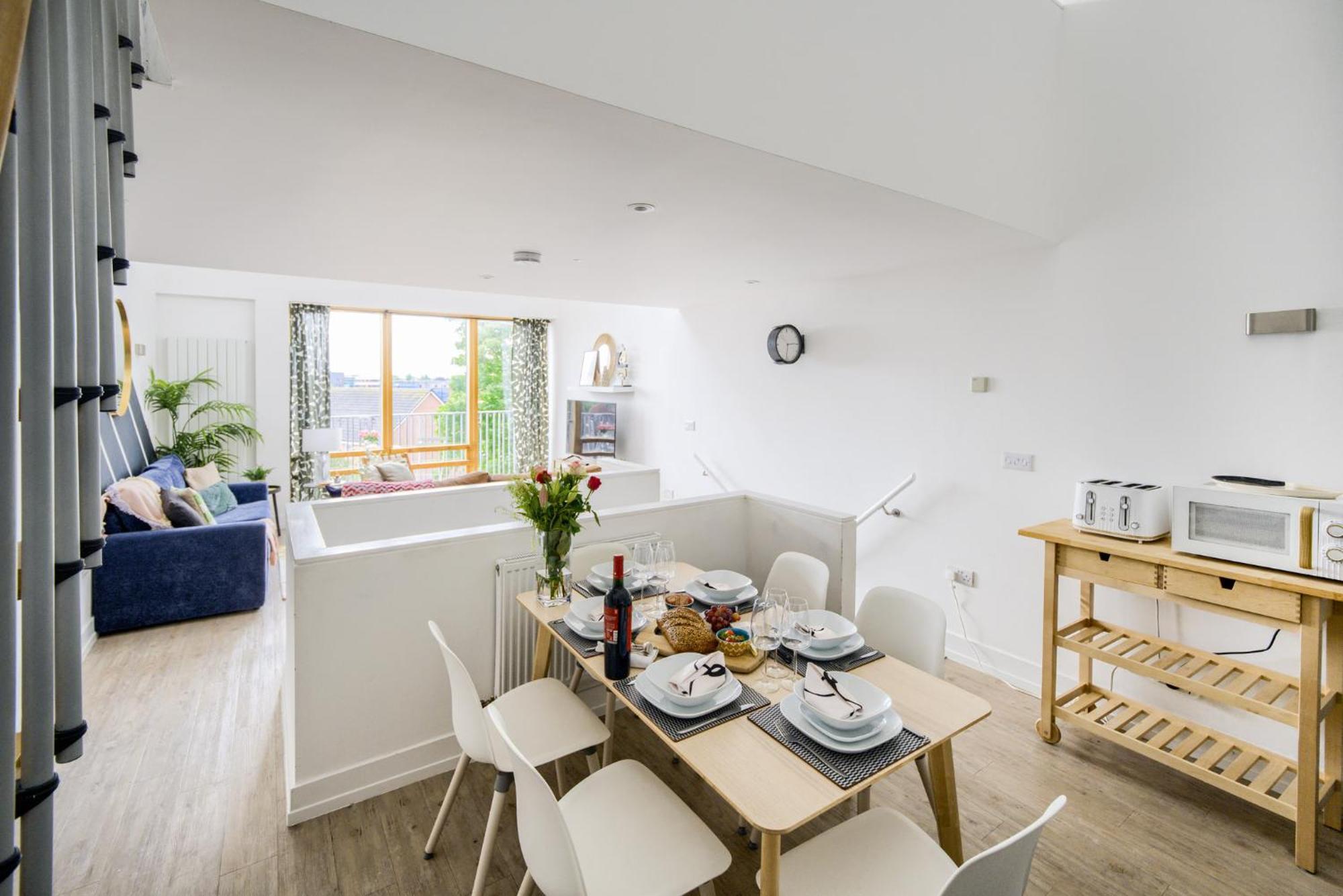 Coventry Large 4-Bed Townhouse By Empower Homes Exteriör bild