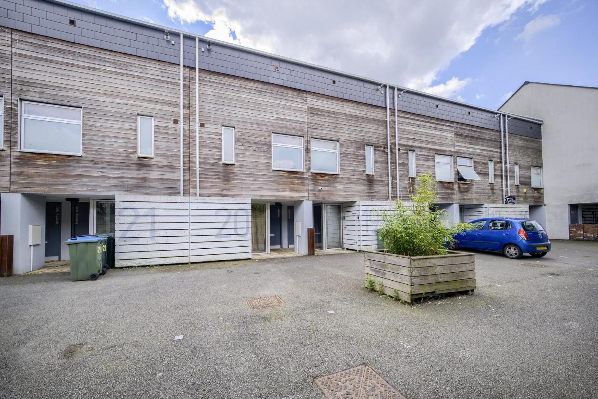 Coventry Large 4-Bed Townhouse By Empower Homes Exteriör bild