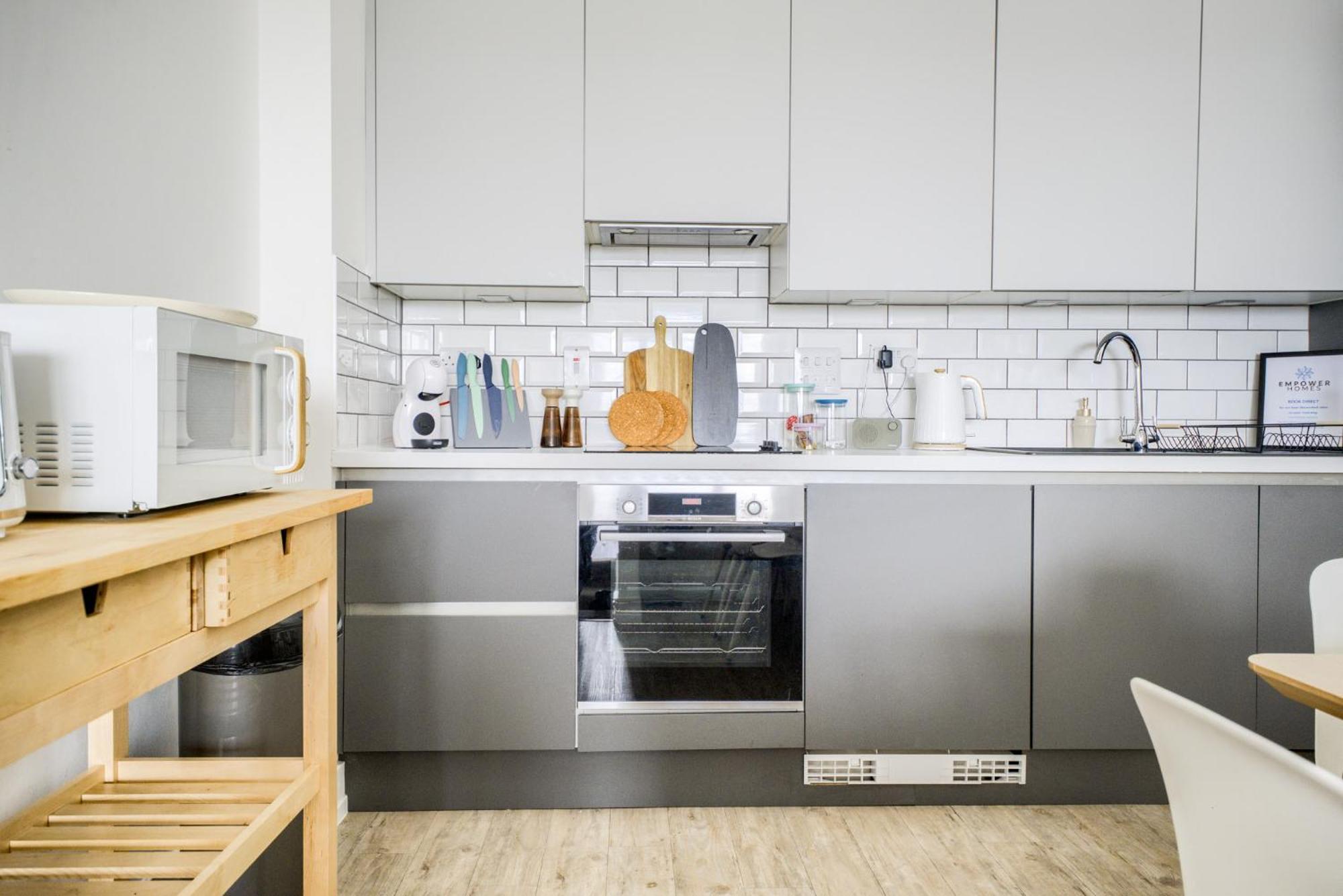 Coventry Large 4-Bed Townhouse By Empower Homes Exteriör bild