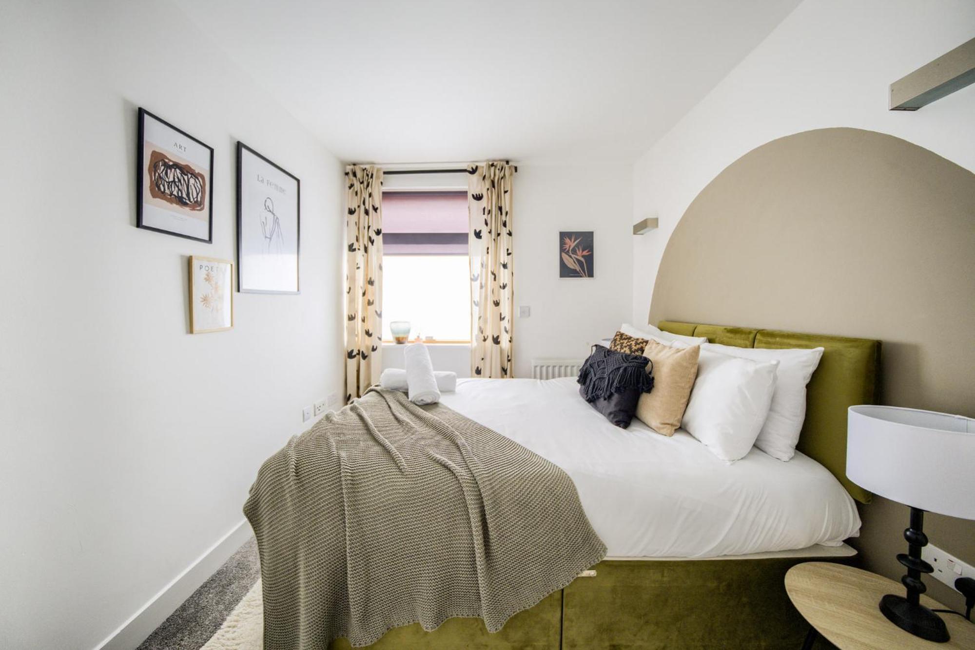 Coventry Large 4-Bed Townhouse By Empower Homes Exteriör bild