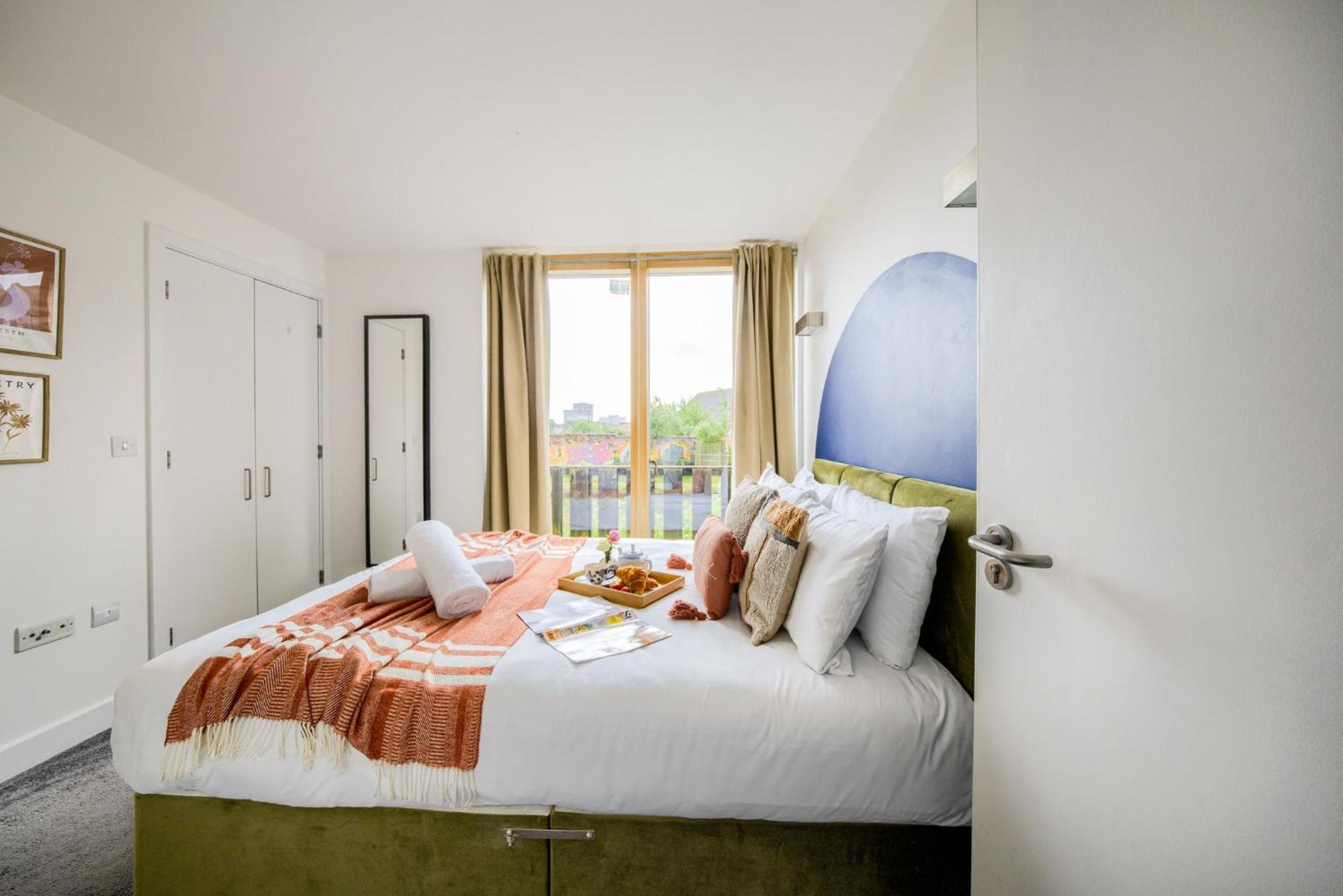 Coventry Large 4-Bed Townhouse By Empower Homes Exteriör bild