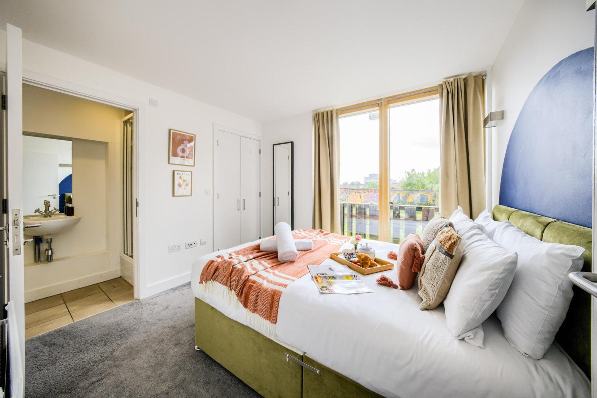 Coventry Large 4-Bed Townhouse By Empower Homes Exteriör bild