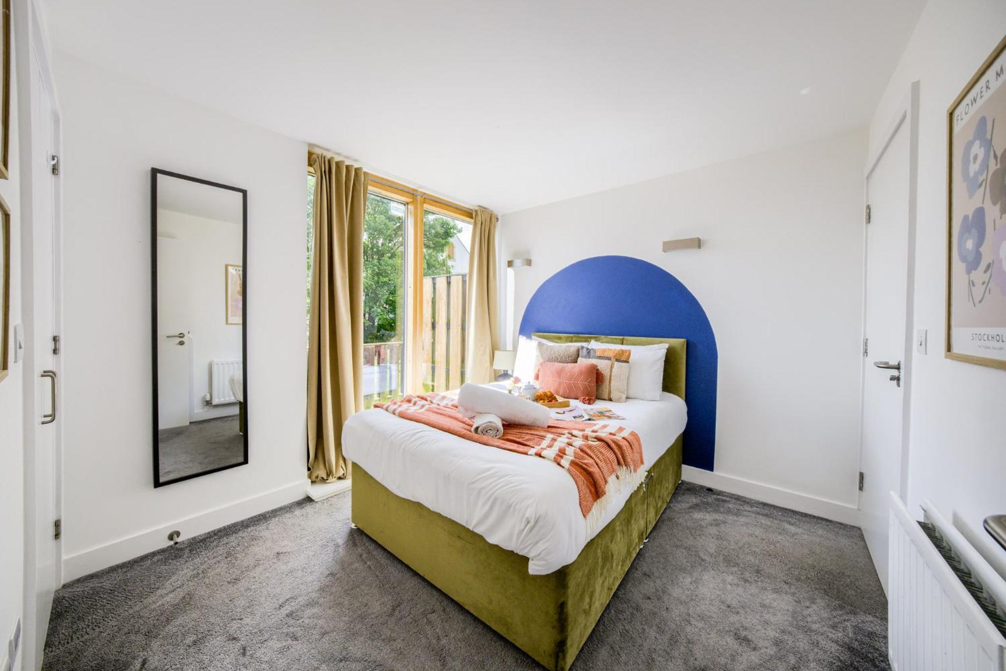 Coventry Large 4-Bed Townhouse By Empower Homes Exteriör bild