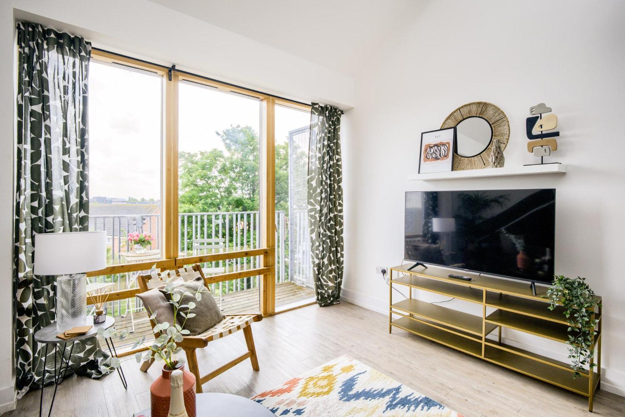 Coventry Large 4-Bed Townhouse By Empower Homes Exteriör bild